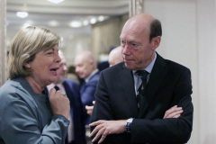 Catherine O'Mullan Director of Curriculum at NWRC chatting with Edward Montgomery of the Hon the Irish Society at the Causeway Chamber of Commerce Presidents Lunch held at the Lodge Hotel.    21 Presidents Lunch